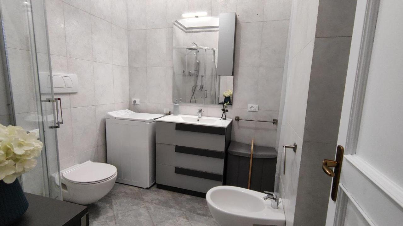 Fd Apartments - Zoe Prestigioso Appartamento Vicino Alla Stazione E Al Centro Monopoli Eksteriør billede